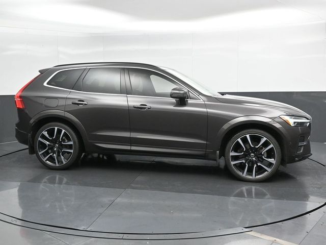 2022 Volvo XC60 Momentum