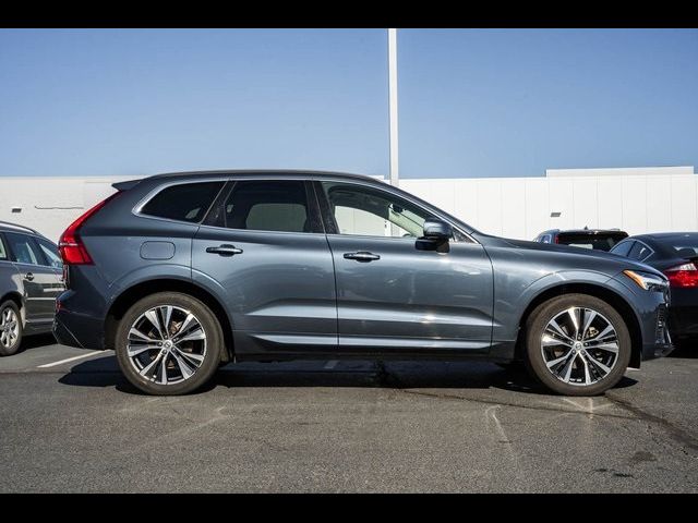 2022 Volvo XC60 Momentum