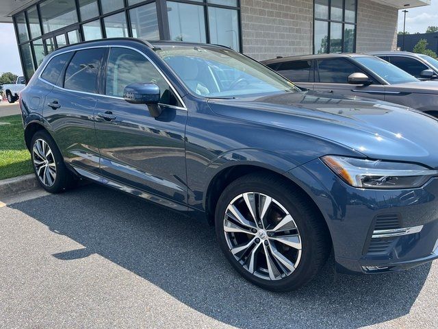 2022 Volvo XC60 Momentum