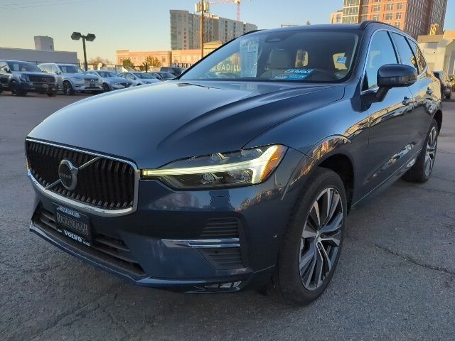 2022 Volvo XC60 Momentum