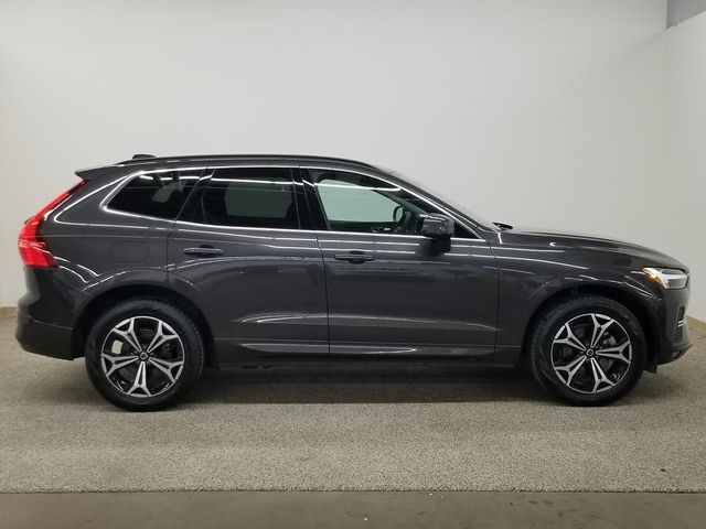 2022 Volvo XC60 Momentum