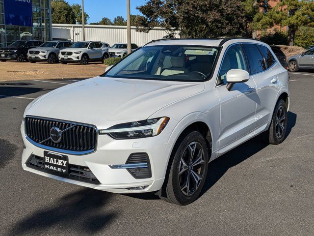 2022 Volvo XC60 Momentum