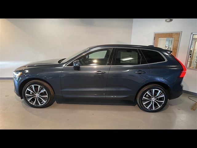 2022 Volvo XC60 Momentum