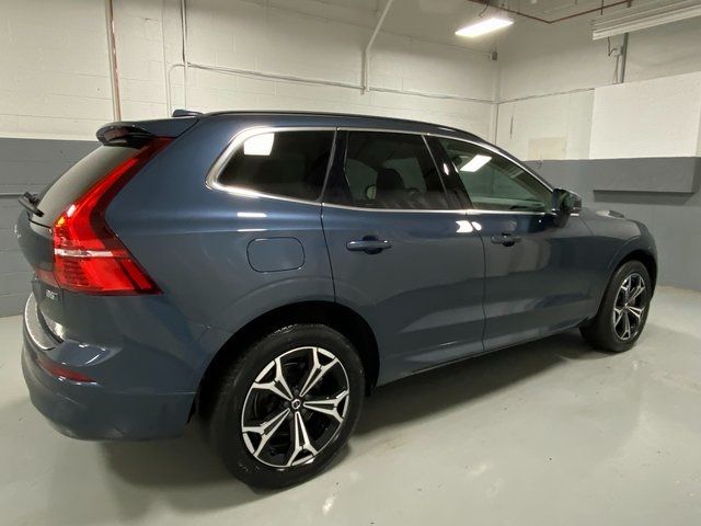 2022 Volvo XC60 Momentum