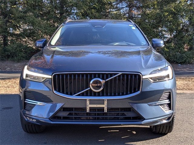 2022 Volvo XC60 Momentum