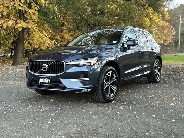 2022 Volvo XC60 Momentum