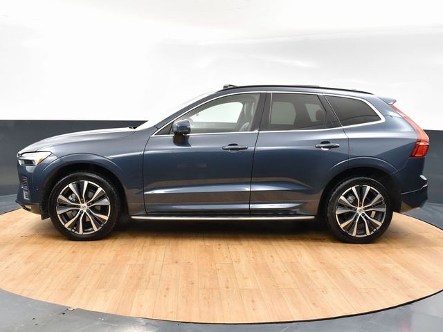 2022 Volvo XC60 Momentum