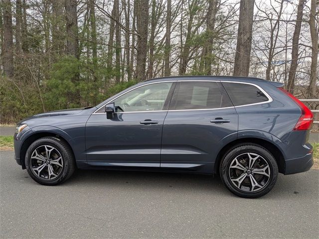 2022 Volvo XC60 Momentum
