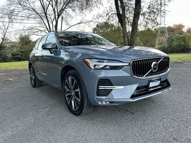 2022 Volvo XC60 Momentum