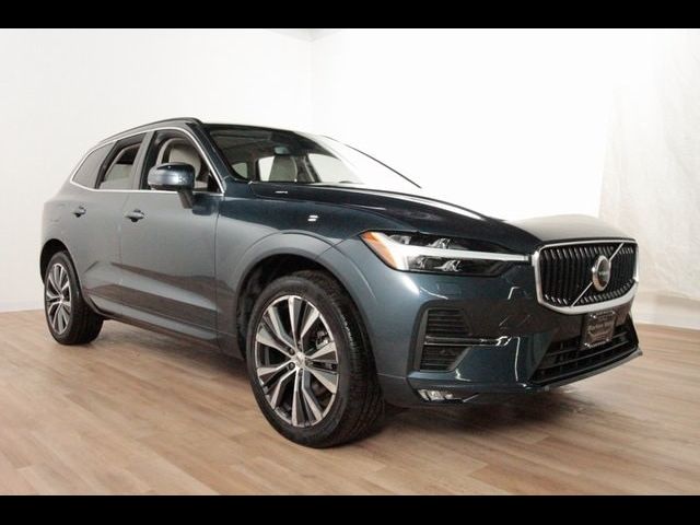 2022 Volvo XC60 Momentum