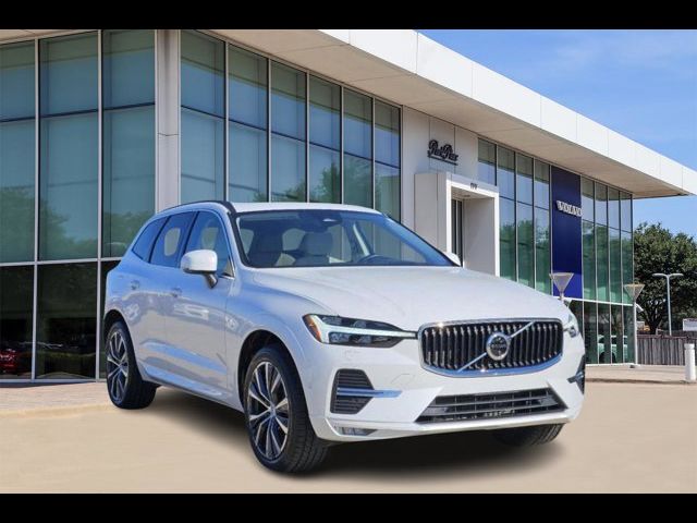 2022 Volvo XC60 Momentum