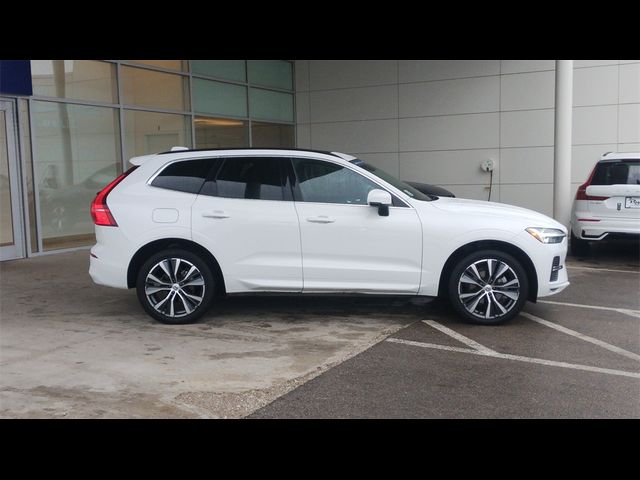 2022 Volvo XC60 Momentum