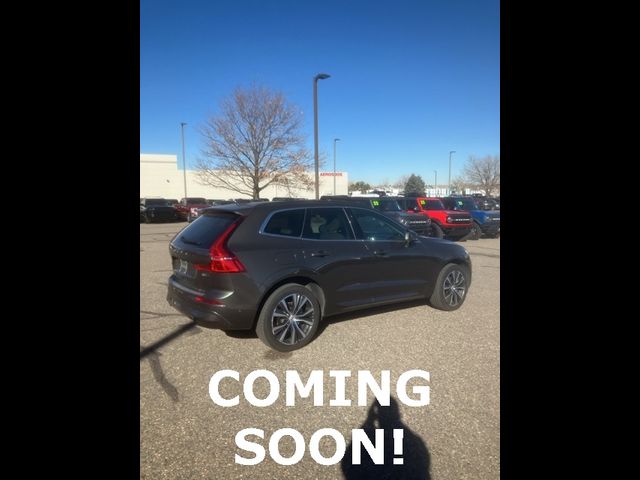 2022 Volvo XC60 Momentum