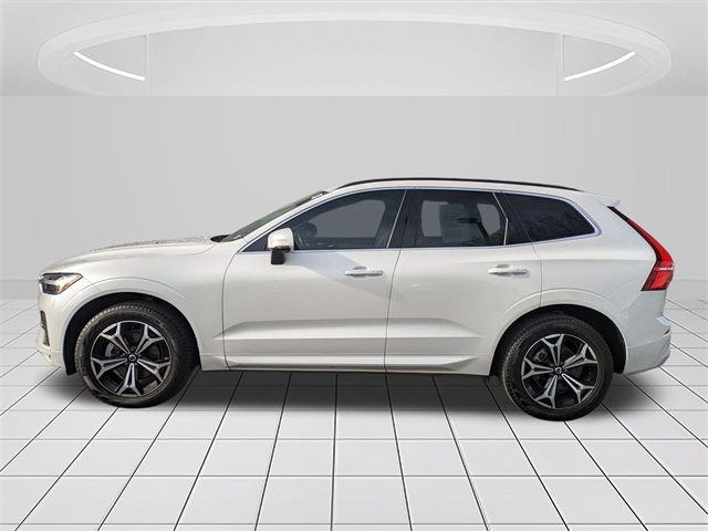 2022 Volvo XC60 Momentum