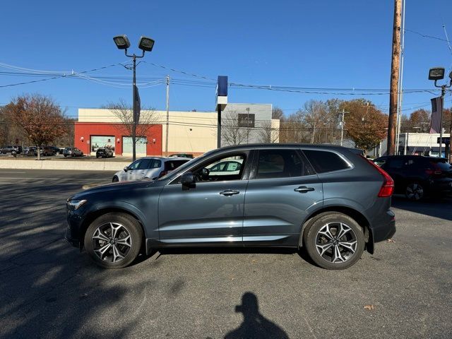 2022 Volvo XC60 Momentum