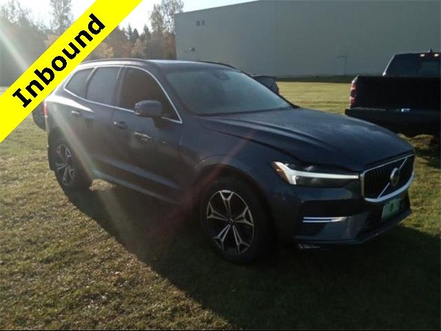 2022 Volvo XC60 Momentum