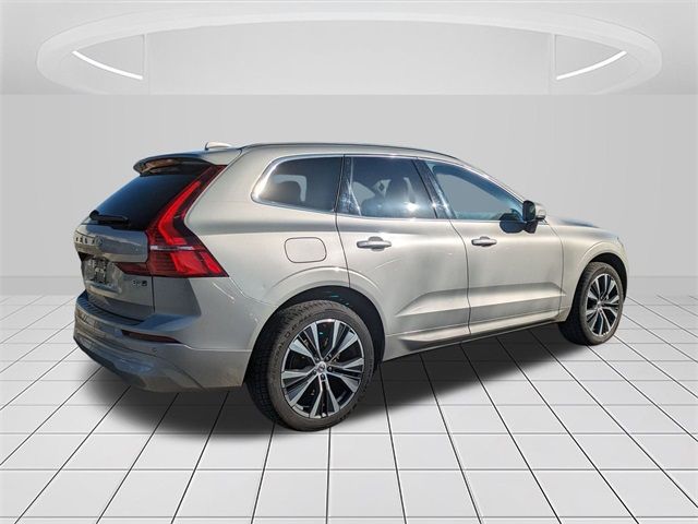 2022 Volvo XC60 Momentum