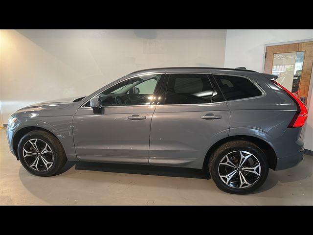 2022 Volvo XC60 Momentum