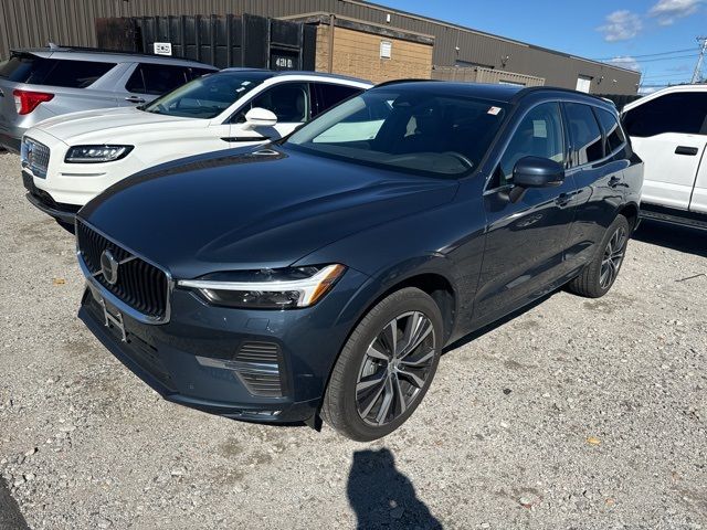 2022 Volvo XC60 Momentum