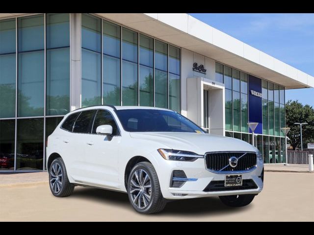 2022 Volvo XC60 Momentum