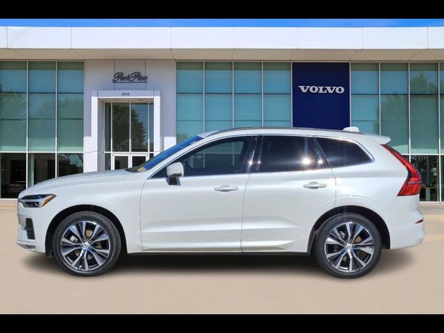 2022 Volvo XC60 Momentum