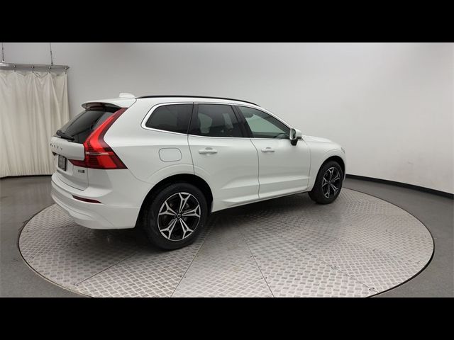 2022 Volvo XC60 Momentum