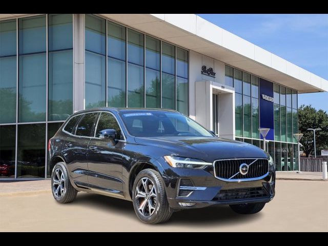 2022 Volvo XC60 Momentum