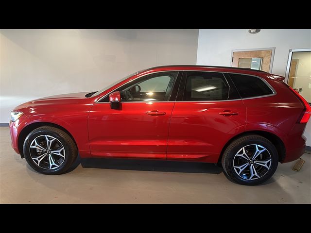 2022 Volvo XC60 Momentum