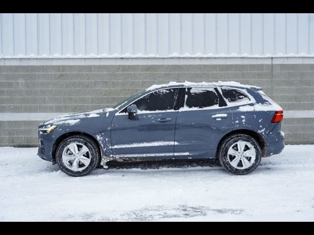 2022 Volvo XC60 Momentum