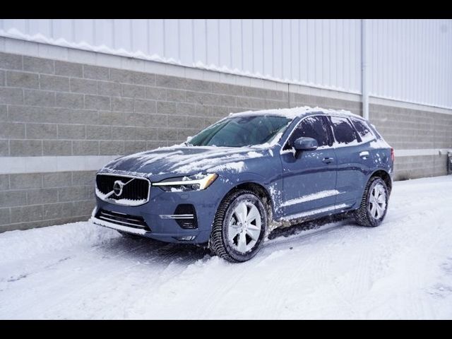 2022 Volvo XC60 Momentum