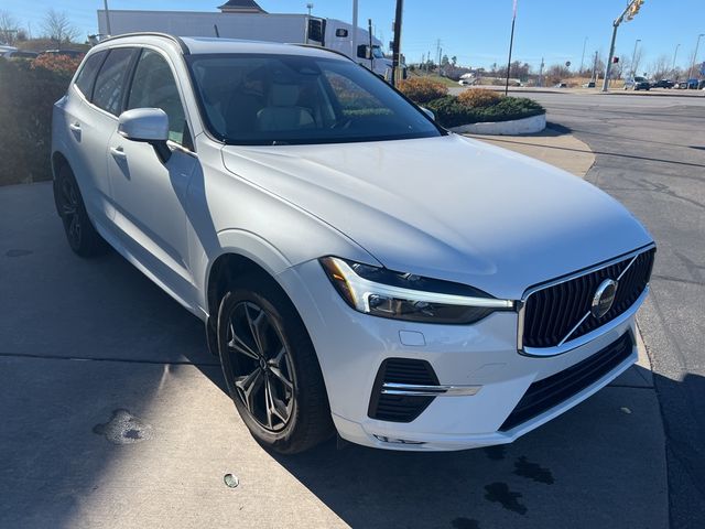 2022 Volvo XC60 Momentum