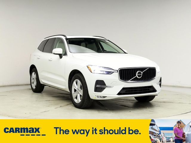 2022 Volvo XC60 Momentum