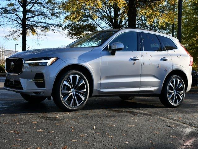 2022 Volvo XC60 Momentum