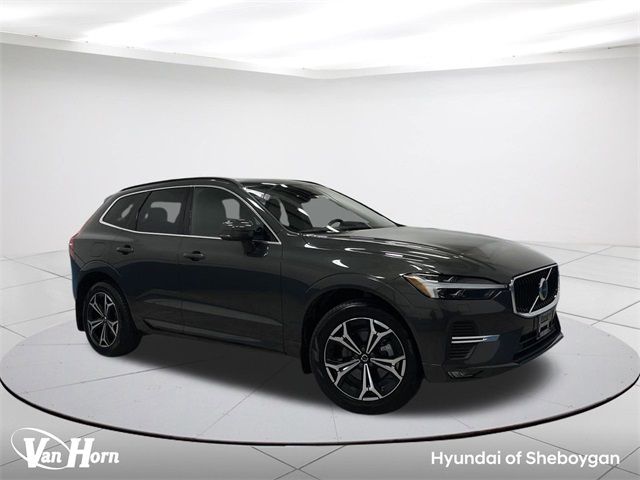 2022 Volvo XC60 Momentum