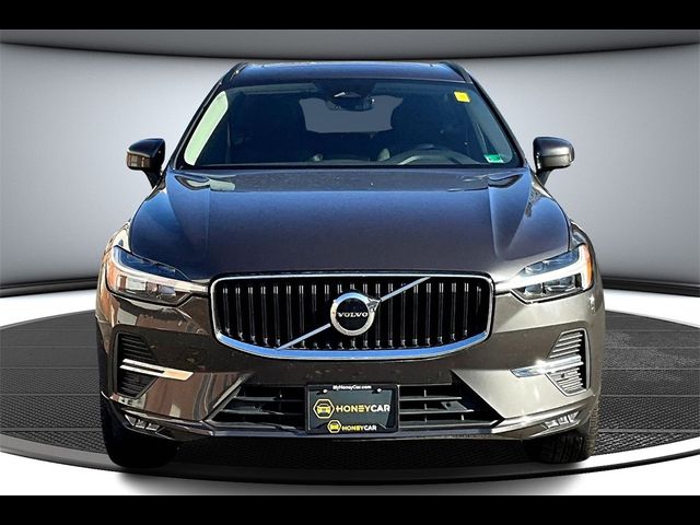 2022 Volvo XC60 Momentum