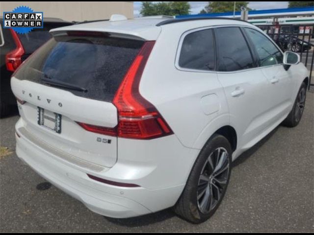 2022 Volvo XC60 Momentum