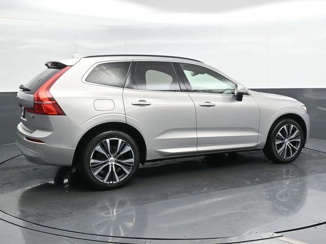 2022 Volvo XC60 Momentum