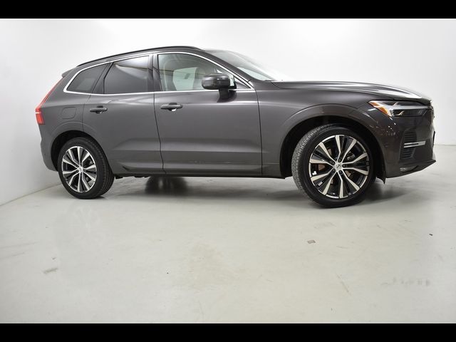 2022 Volvo XC60 Momentum