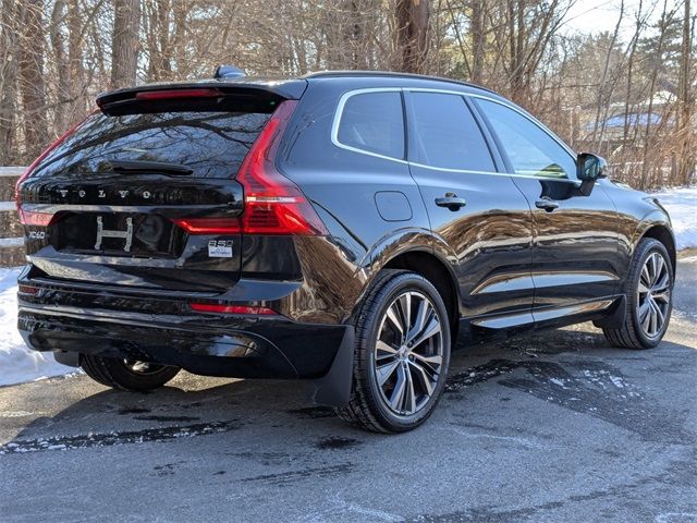 2022 Volvo XC60 Momentum