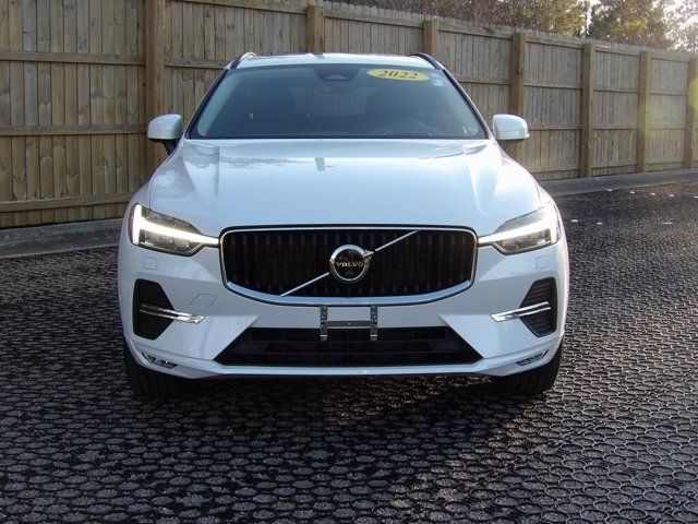 2022 Volvo XC60 Momentum