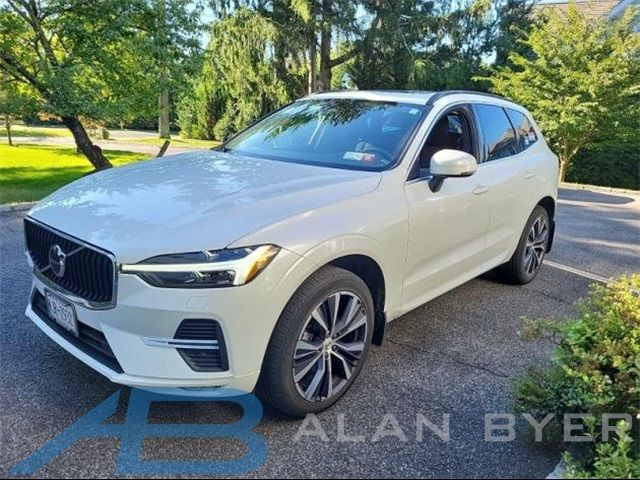 2022 Volvo XC60 Momentum