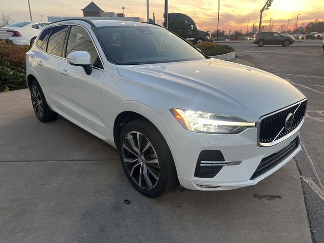 2022 Volvo XC60 Momentum