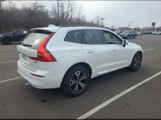 2022 Volvo XC60 Momentum