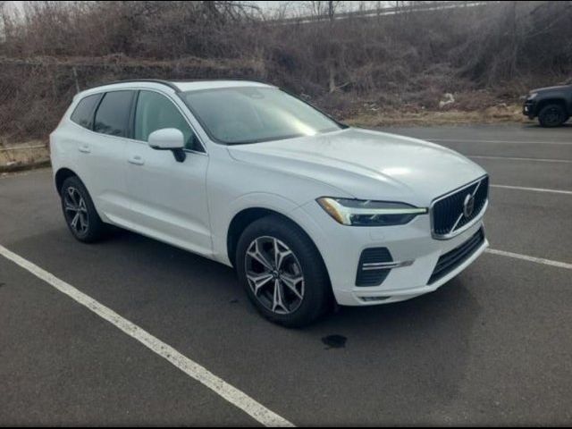 2022 Volvo XC60 Momentum