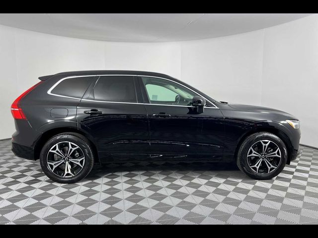 2022 Volvo XC60 Momentum