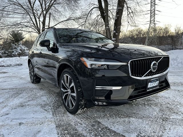 2022 Volvo XC60 Momentum