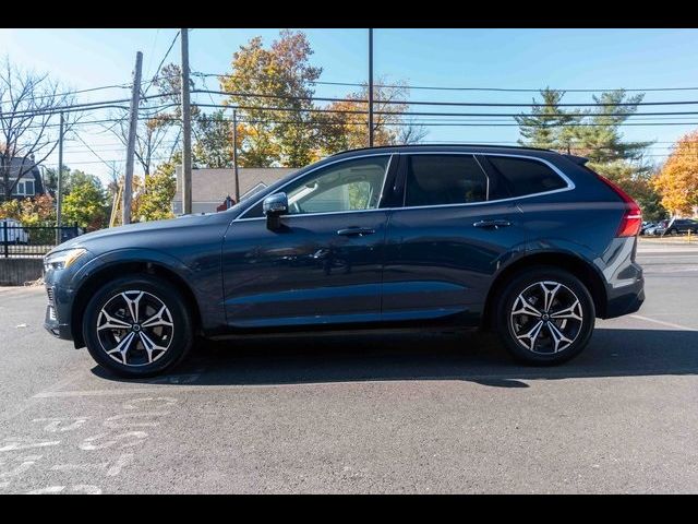 2022 Volvo XC60 Momentum