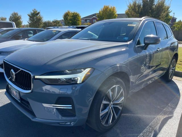 2022 Volvo XC60 Momentum