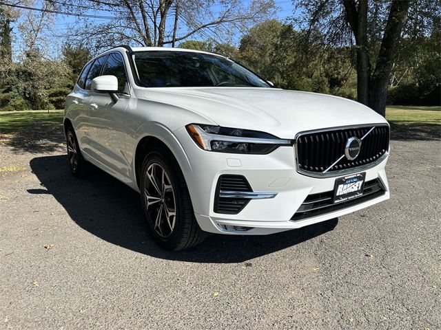 2022 Volvo XC60 Momentum