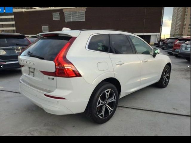 2022 Volvo XC60 Momentum